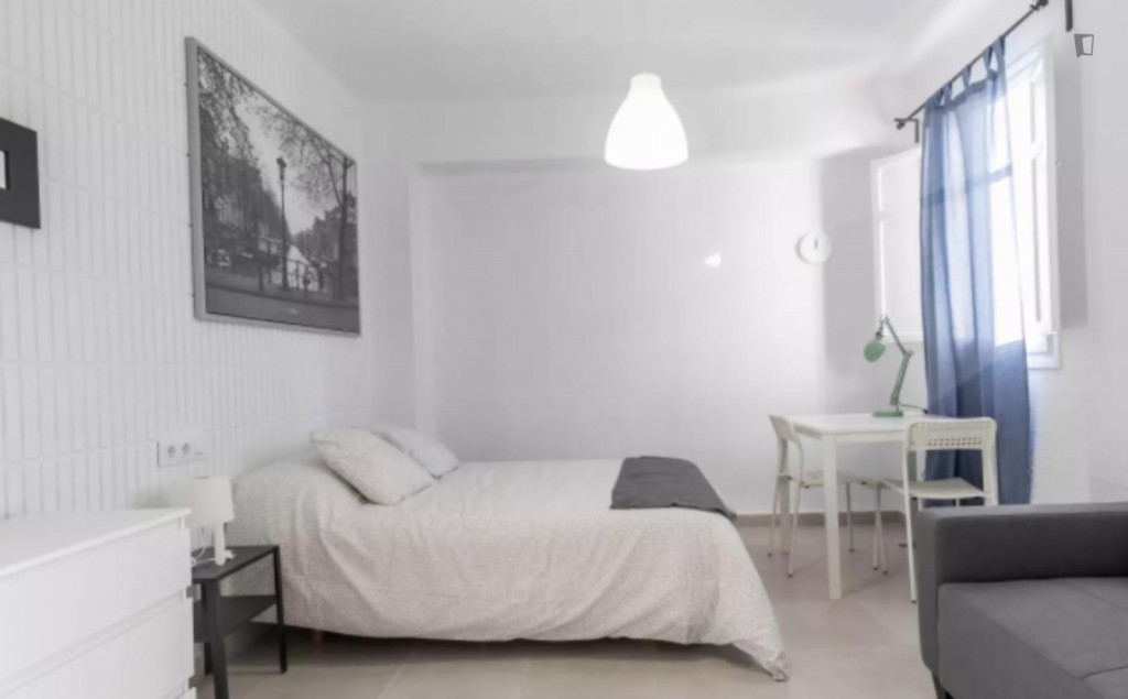Posh double bedroom in El Cabanyal - Valence - chambre - ImmoJeune