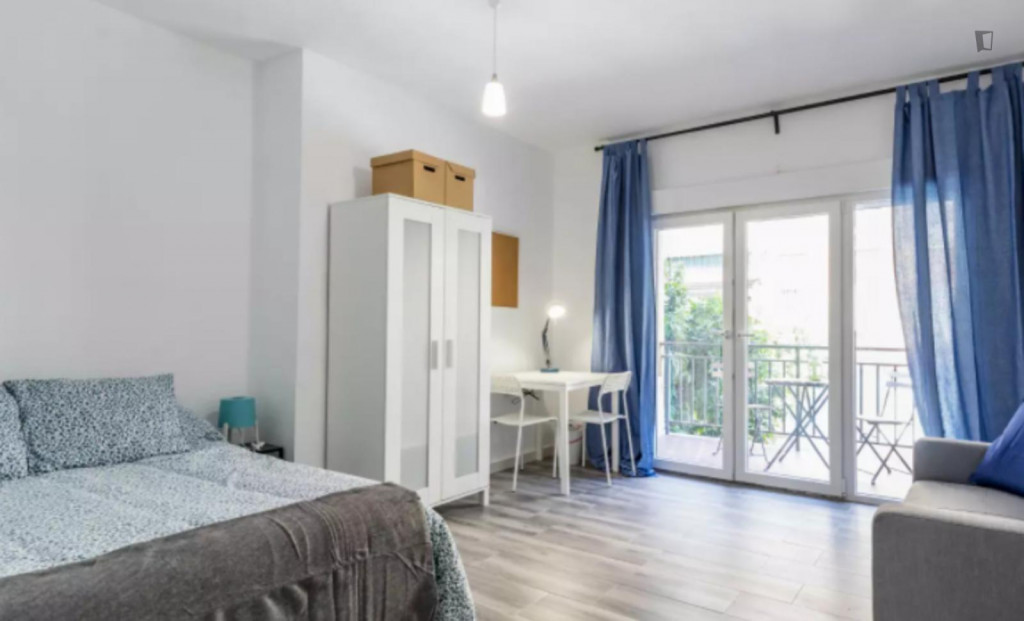 Delightful double bedroom in L'Illa Perduda - Valence - chambre - ImmoJeune
