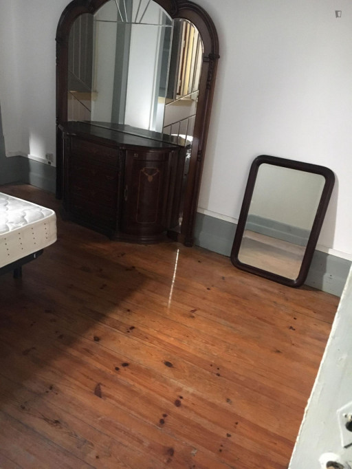 Nice double bedroom not too far from Universidade de Coimbra - Coimbra - chambre - ImmoJeune
