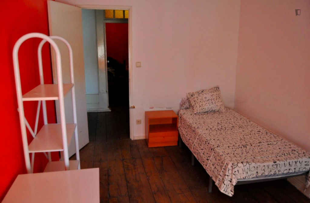 Cozy single bedroom next to Universidade da Beira Interior - Covilha - chambre - ImmoJeune