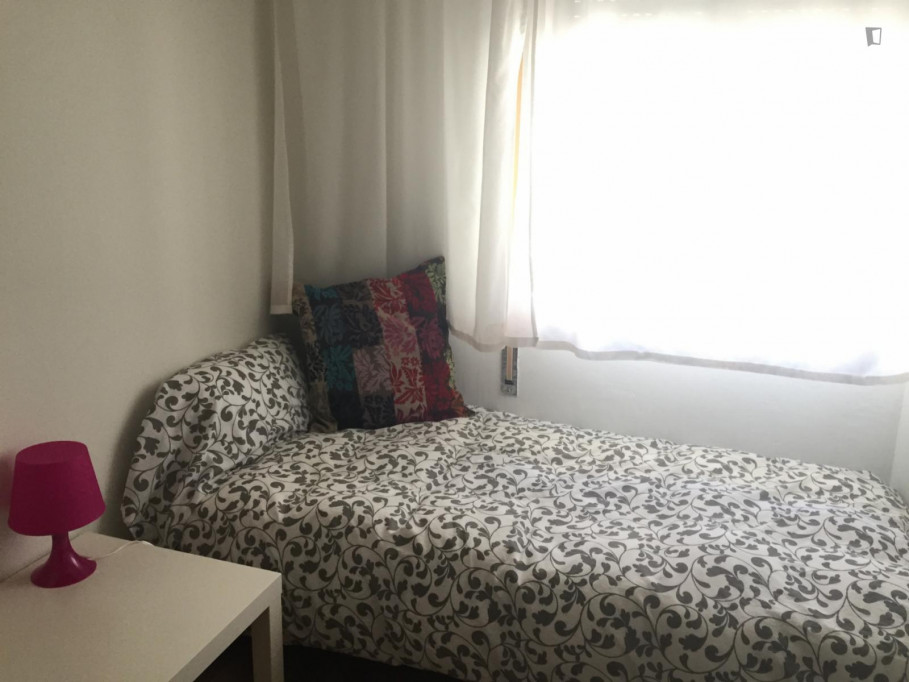Pleasant single bedroom in Pozuelo de Alarcón - Madrid - chambre - ImmoJeune