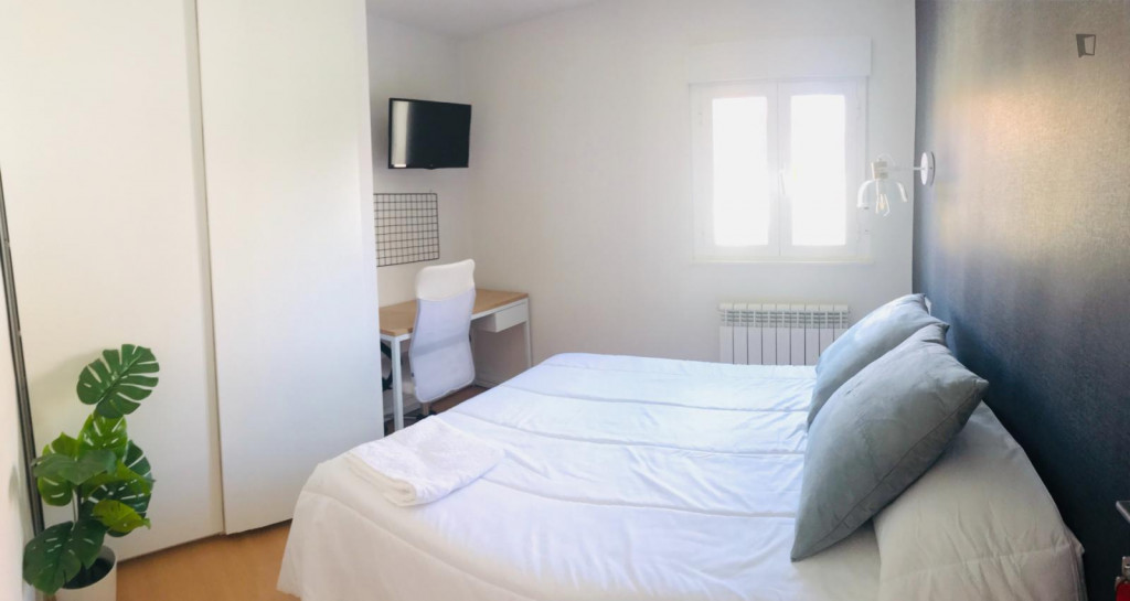 Excellent double bedroom at Barrio Vidal - Salamanca - chambre - ImmoJeune