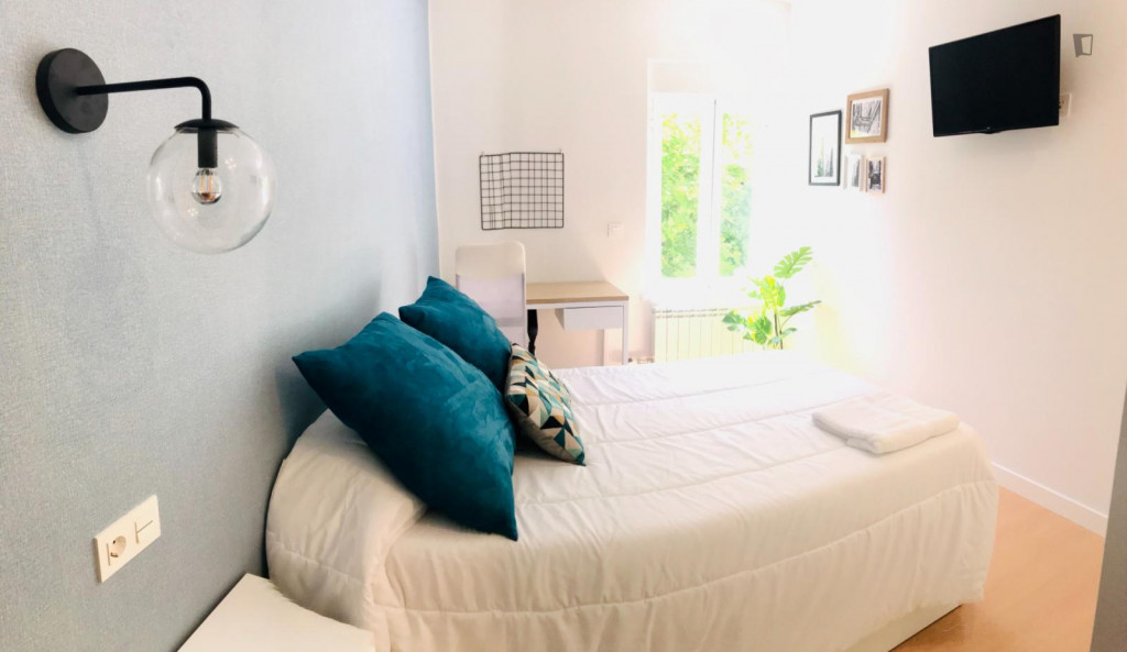Welcoming double bedroom at at Barrio Vidal - Salamanca - chambre - ImmoJeune