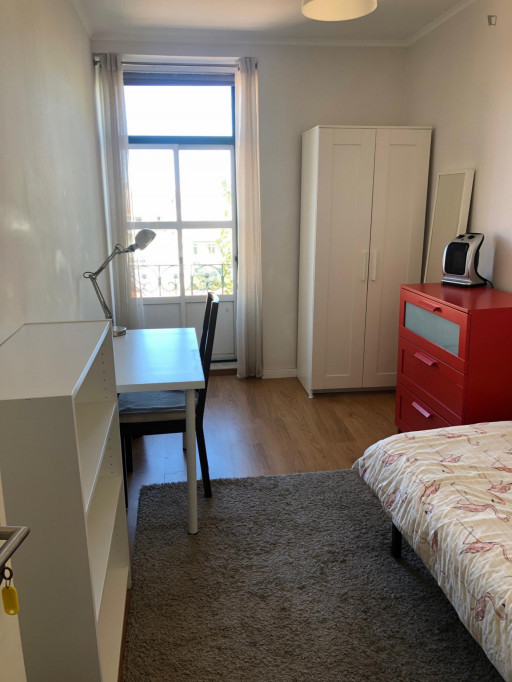 Very pleasant single bedroom in São Sebastião - Lisbonne - chambre - ImmoJeune