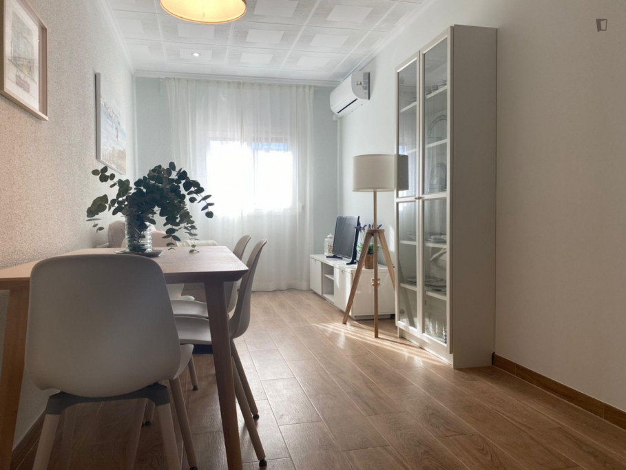 Lovely 4-bedroom apartment close to Universitat Politècnica - Valence - chambre - ImmoJeune