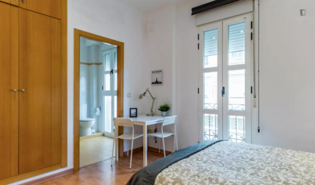 Double ensuite bedroom in Torrefiel - Valence - chambre - ImmoJeune