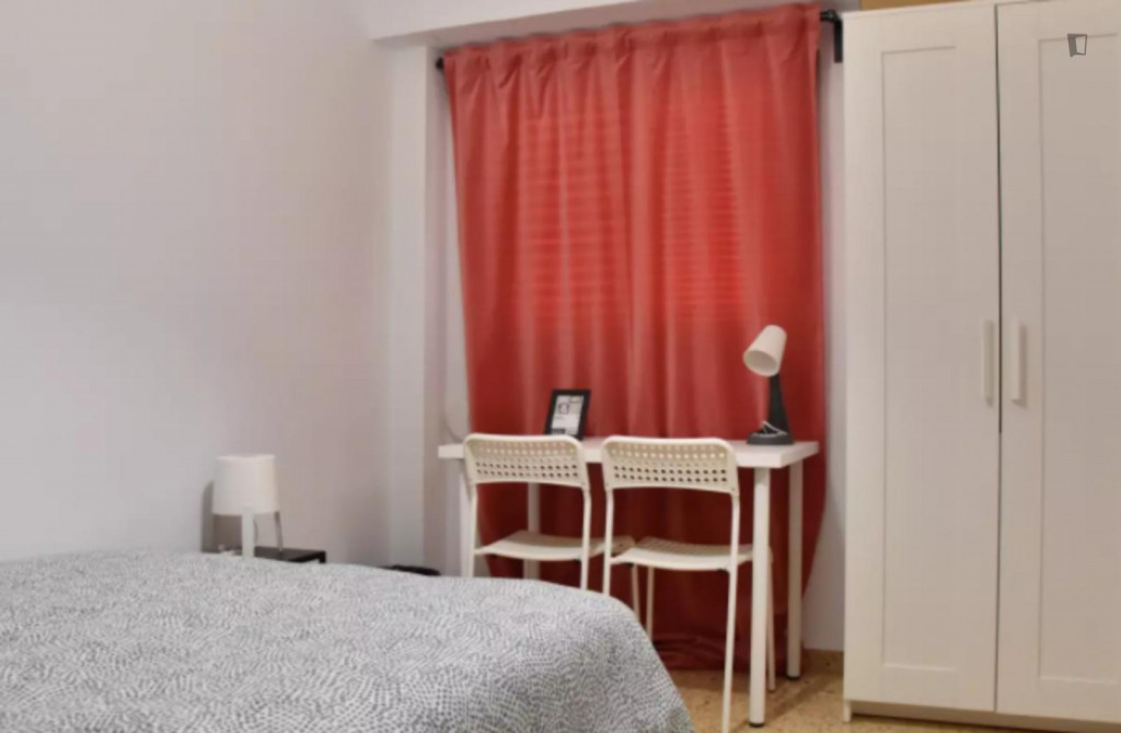 Very nice double bedroom in student-popular L'Amistat - Valence - chambre - ImmoJeune