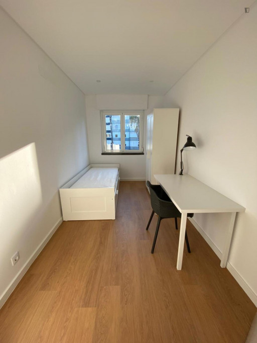 Appealing single bedroom in Carcavelos, walking distance from NOVA SBE - Lisbonne - chambre - ImmoJeune