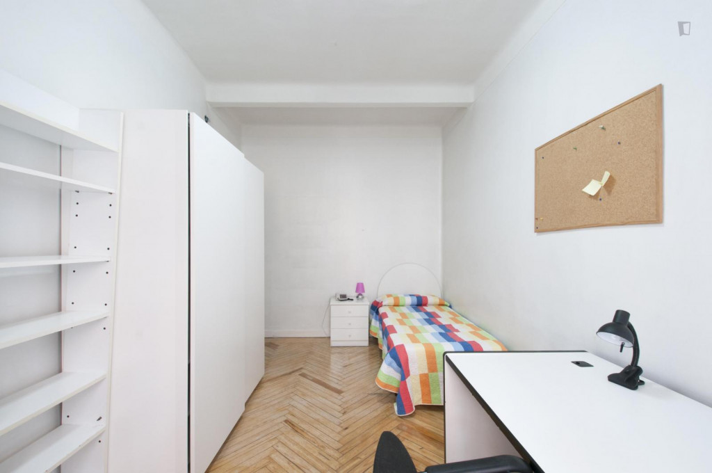 Spacious single bedroom, in student residence in Lista - Madrid - chambre - ImmoJeune