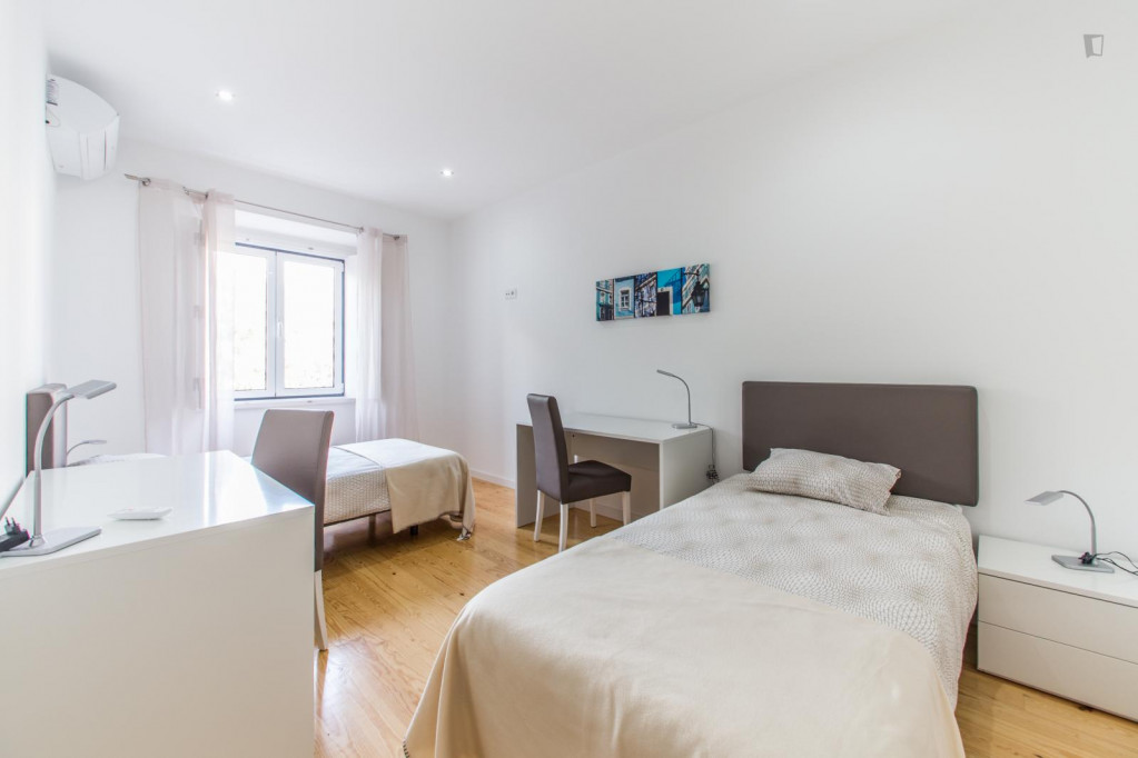 Beautiful twin ensuite bedroom minutes away from Instituto Superior Técnico - Lisbonne - chambre - ImmoJeune