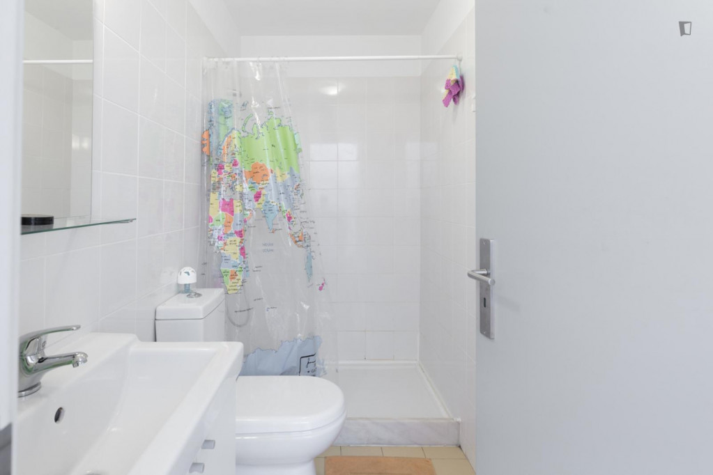 Comfortable single bedroom in a residence, close to the 24 de Agosto metro station