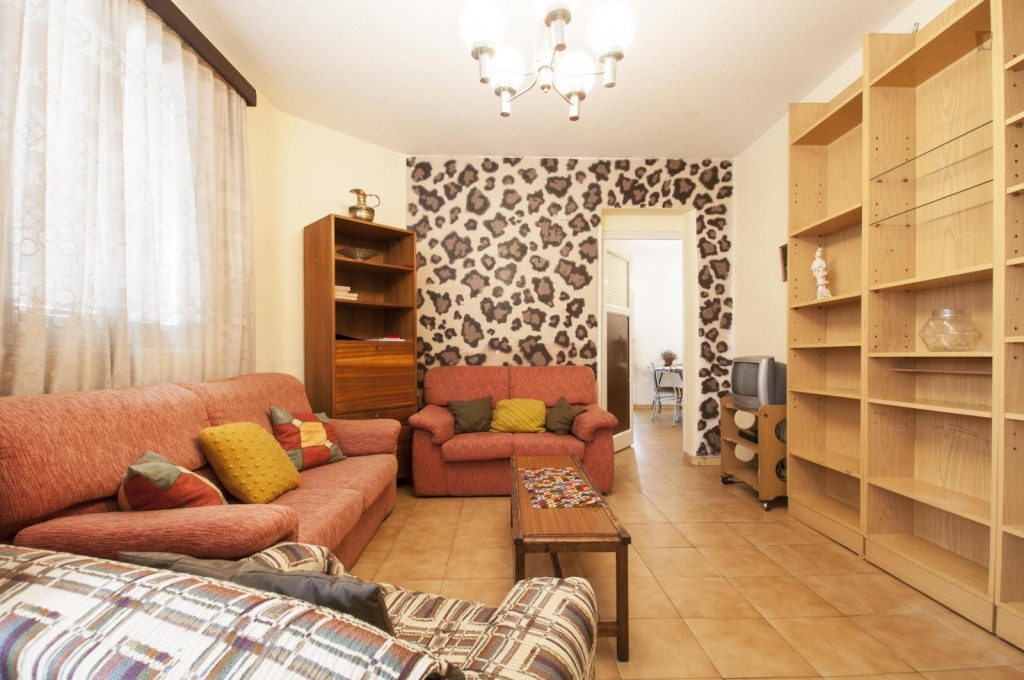 Dashing 3-bedroom apartment in appealing Guindalera - Madrid - chambre - ImmoJeune
