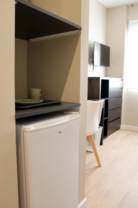 Inviting single ensuite bedroom near Facultat de Farmàcia - Valence - chambre - ImmoJeune