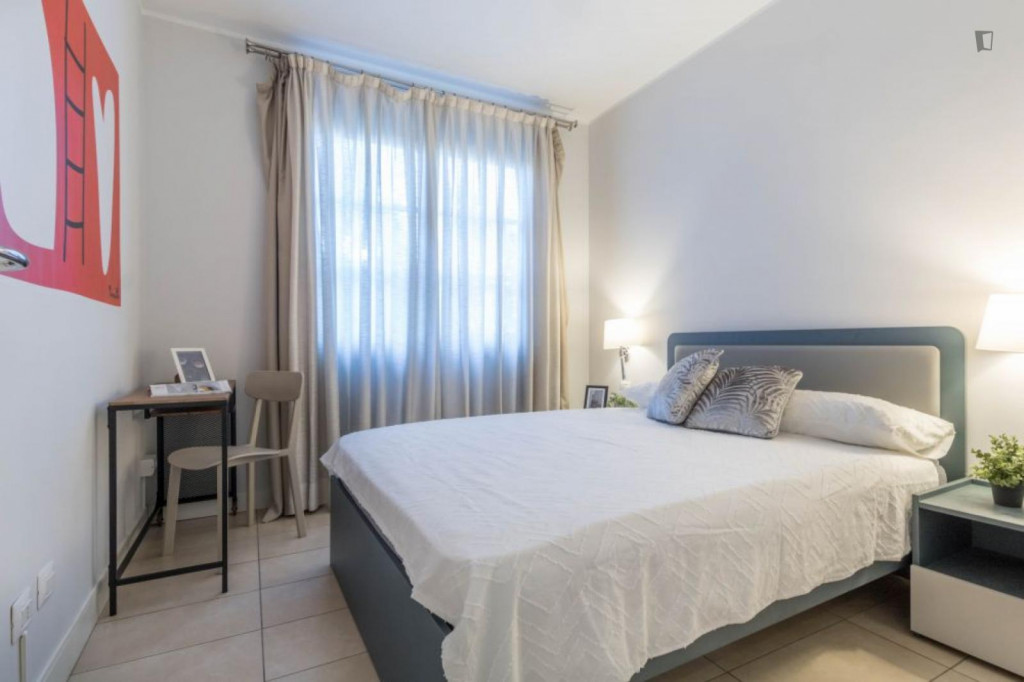 Elegant double bedroom in Morivione - Milan - chambre - ImmoJeune