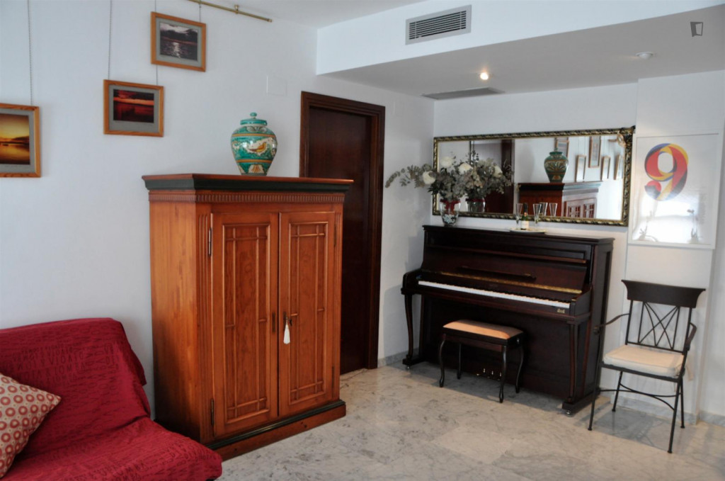 Cool 1-bedroom apartment close to Universidad de Valencia - Valence - chambre - ImmoJeune