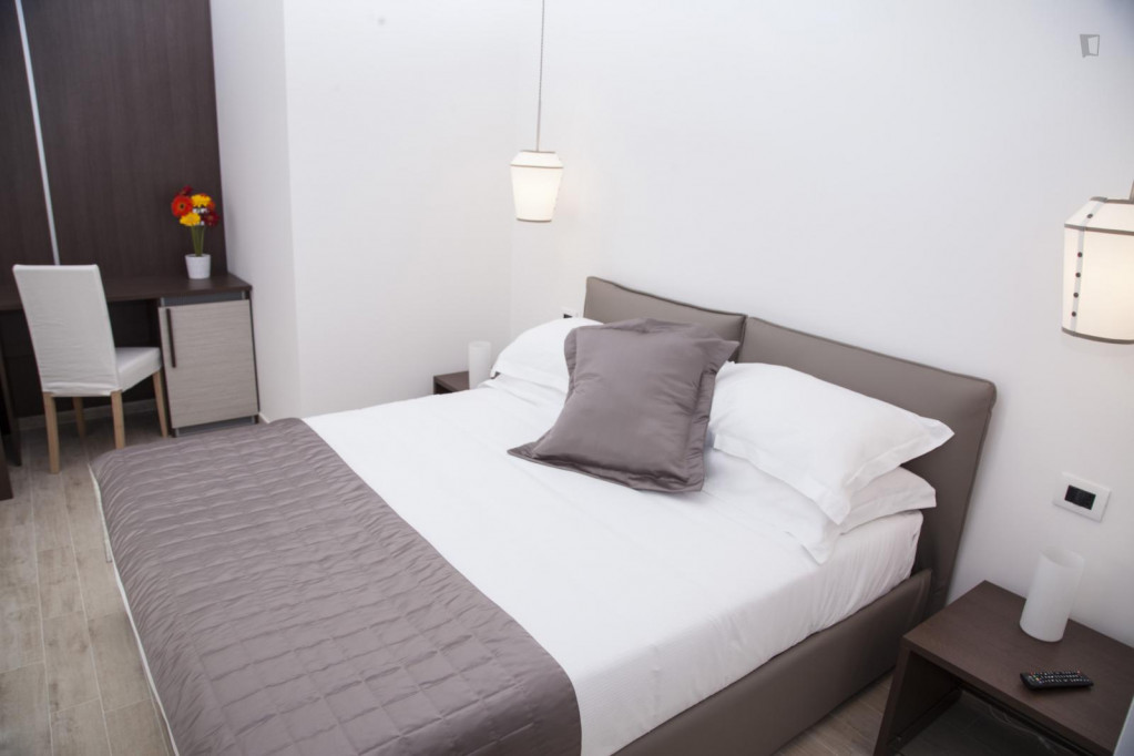 Charming double bedroom close to Castel Sant'Angelo - Rome - chambre - ImmoJeune