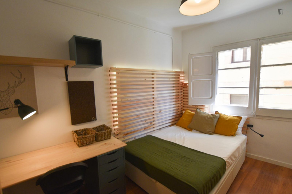 Appealing double bedroom in a student apartment, in El Raval - Barcelone - chambre - ImmoJeune