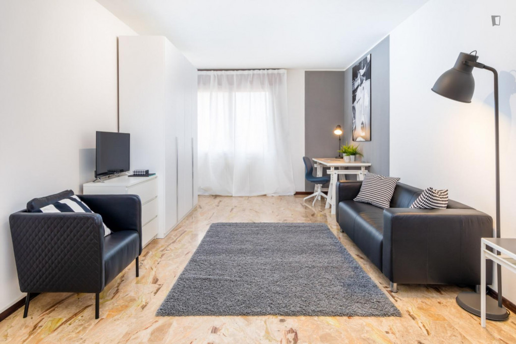 Pleasant double bedroom near Parco Fornace Morandi Room D