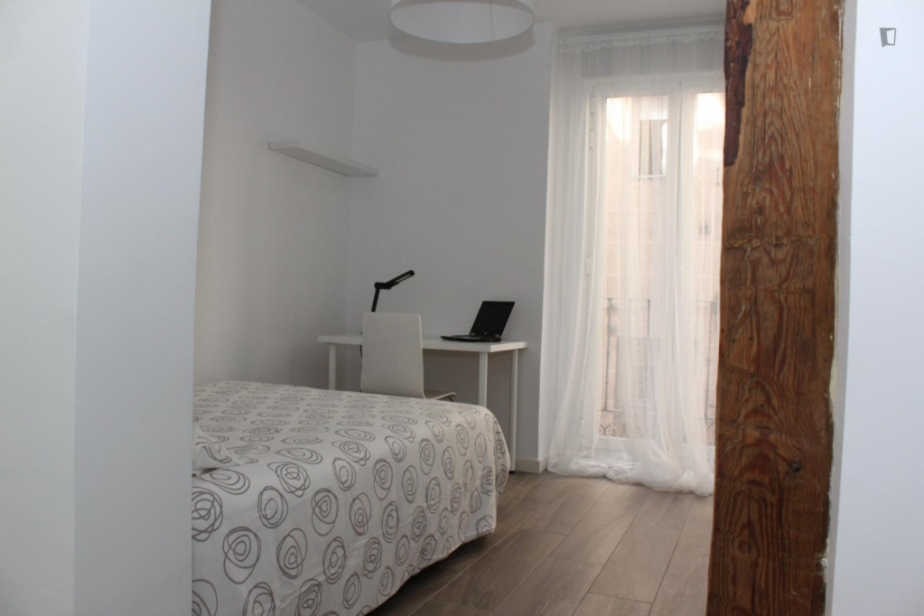 3. Double bedroom, with balcony, in 4-bedroom apartment - Madrid - chambre - ImmoJeune