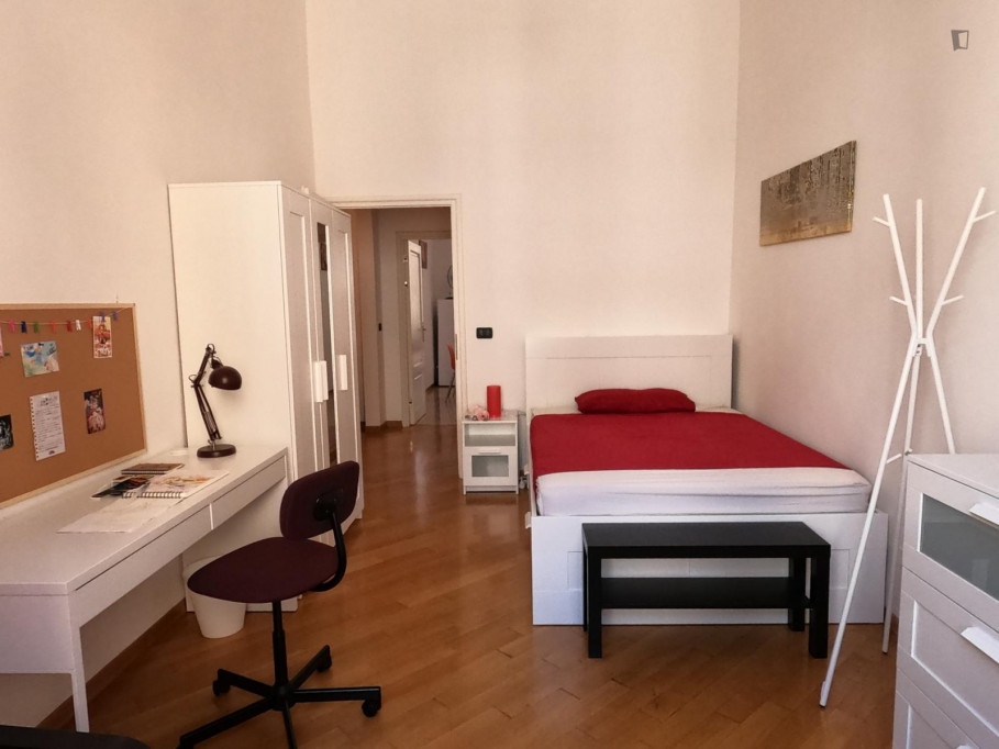 Cosy double bedroom in a 5-Bedroom apartment close to Firenze Statuto train station - Florence - chambre - ImmoJeune