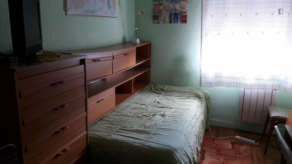 Pleasant single bedroom in San Ignazio - Bilbao - chambre - ImmoJeune