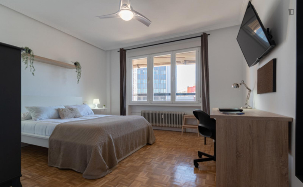 Delightful double ensuite bedroom in Castillejos - Madrid - chambre - ImmoJeune