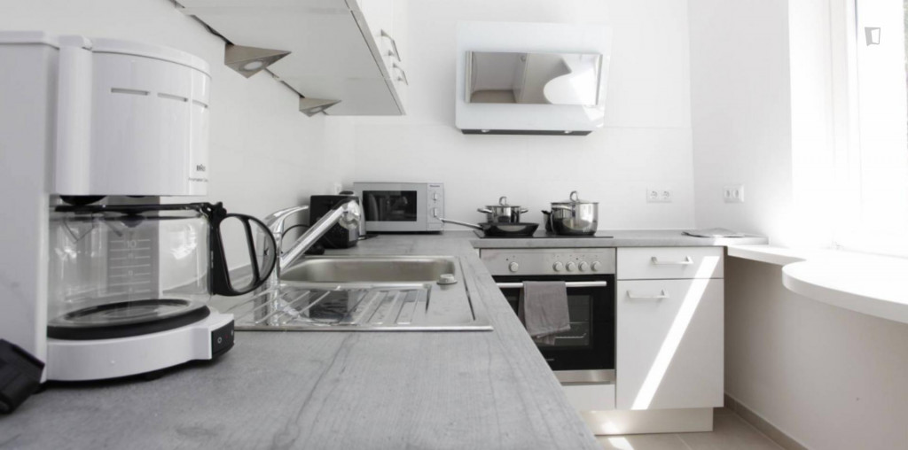 Homely single bedroom in shared bedroom apartment