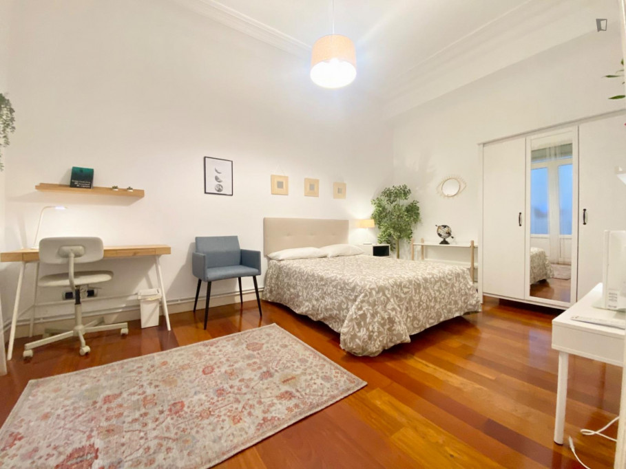Spacious double bedroom in Abando - Bilbao - chambre - ImmoJeune