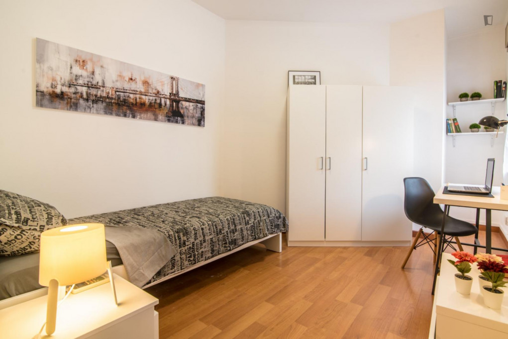 Very nice single bedroom near the Padova train station - Padova - chambre - ImmoJeune