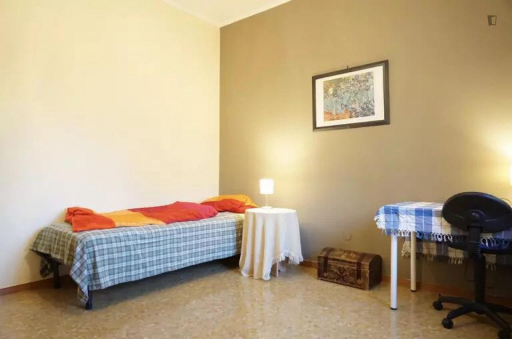 Classy single bedroom in a 6-bedroom flat, near Università Bocconi - Milan - chambre - ImmoJeune