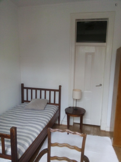 Nice single bedroom next to Rato metro station - Lisbonne - chambre - ImmoJeune