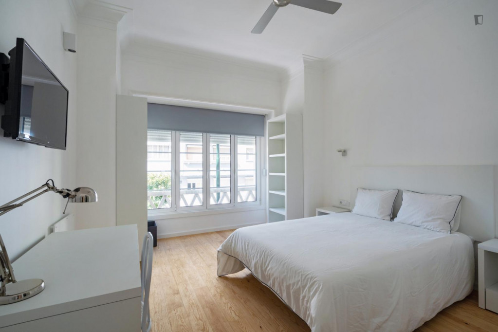 Shiny double ensuite bedroom in Saldanha - Lisbonne - chambre - ImmoJeune