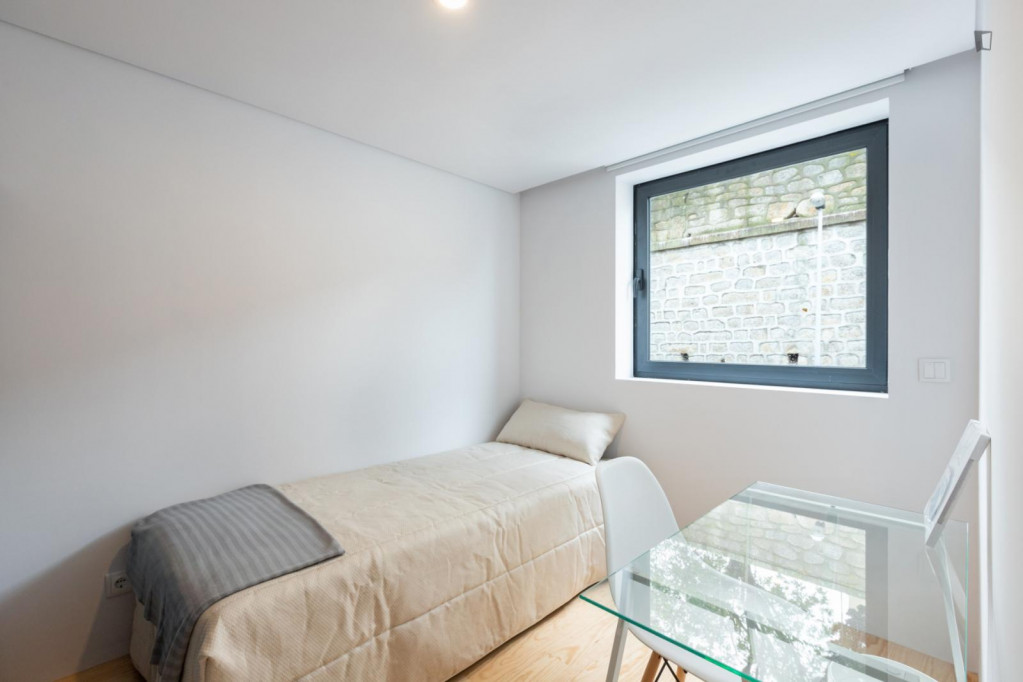 Neat single bedroom in a student house, in Paranhos - Porto - chambre - ImmoJeune