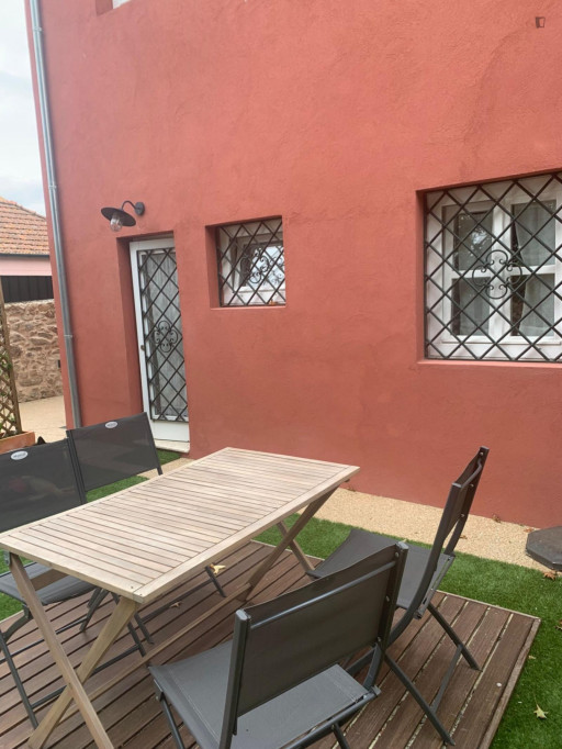 Beautiful 2-bedroom apartment in sunny Foz do Douro