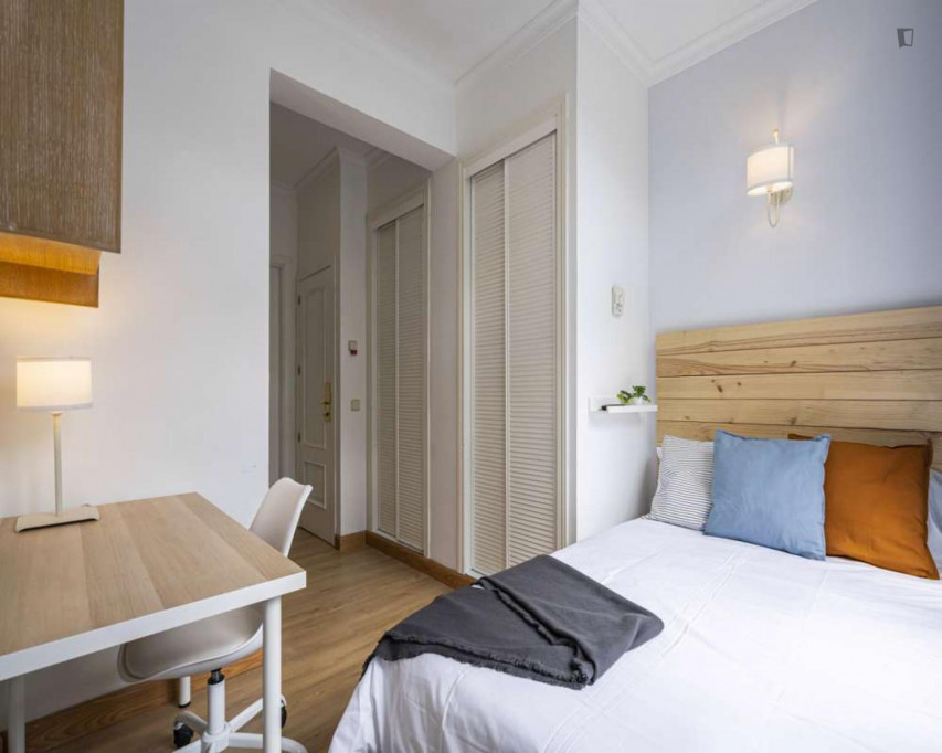 Very appealing single ensuite bedroom in Chueca - Madrid - chambre - ImmoJeune