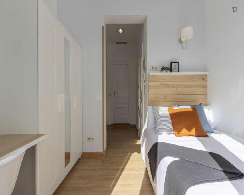 Student-friendly single ensuite bedroom in Chueca - Madrid - chambre - ImmoJeune