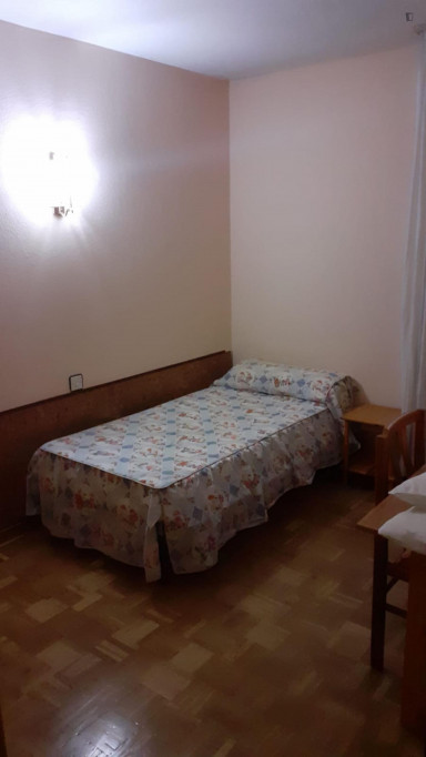 N3 Homely single bedroom near the Leganés campus of Universidad Carlos III - Madrid - chambre - ImmoJeune