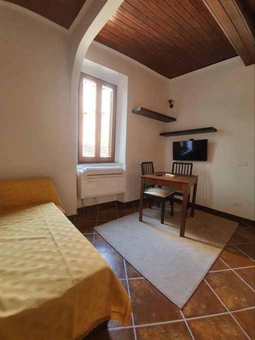 Panoramic and cosy apartment in the Monti neighbourhood - Rome - chambre - ImmoJeune