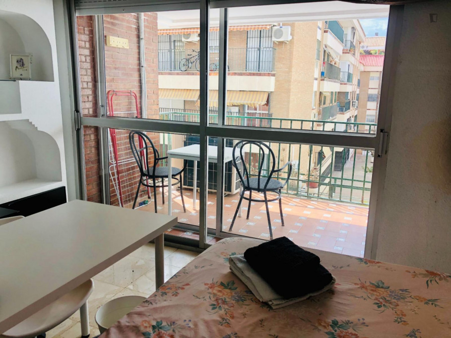 Charismatic double bedroom in Los Remedios - Séville - chambre - ImmoJeune