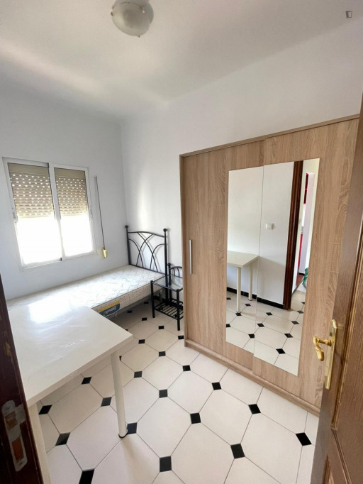 Inviting single bedroom in Los Remedios - Séville - chambre - ImmoJeune