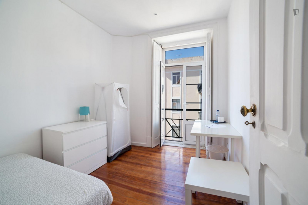 Admirable double bedroom in Anjos - Lisbonne - chambre - ImmoJeune