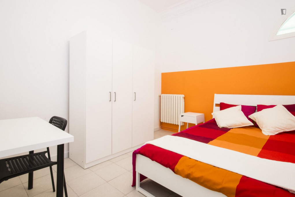 Attractive double bedroom near the Marina metro - Barcelone - chambre - ImmoJeune