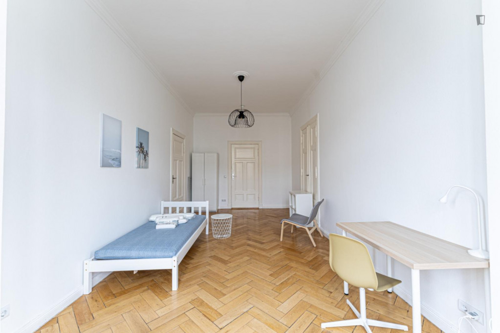 Cozy bedroom in 3 bedroom apartment in Pankow-Süd - Berlin - chambre - ImmoJeune