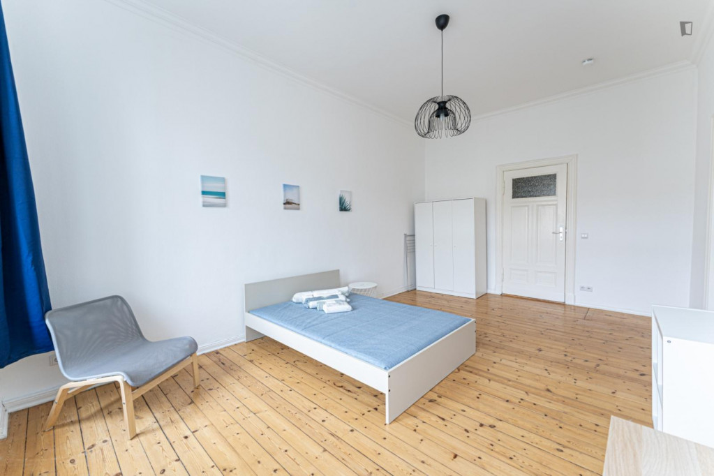 Comfy Bedroom in a 3 bedroom apartment in Pankow-Süd - Berlin - chambre - ImmoJeune