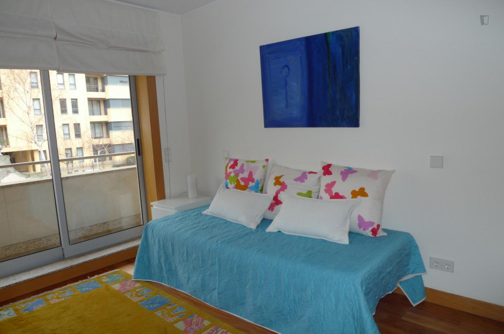 Alluring single bedroom in Lordelo do Ouro - Porto - chambre - ImmoJeune