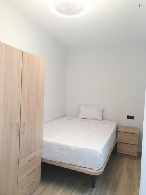 Sunny 3-bedroom apartment in L'Amistat