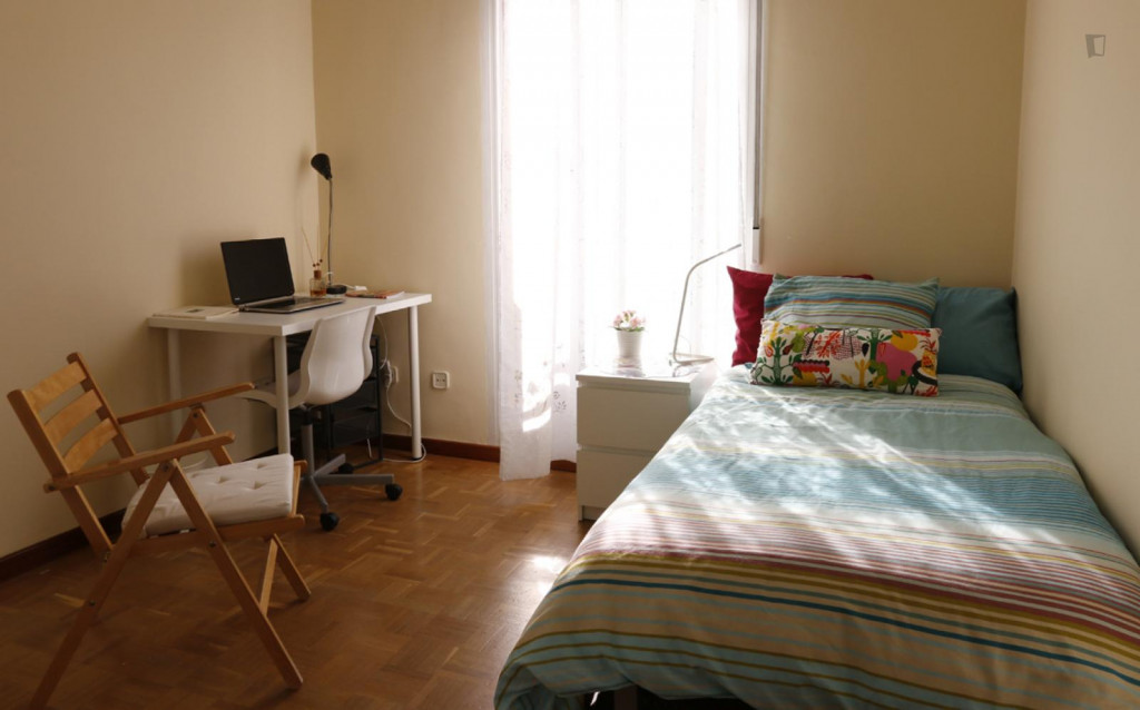 Good looking single bedroom near Parque de El Retiro - Madrid - chambre - ImmoJeune