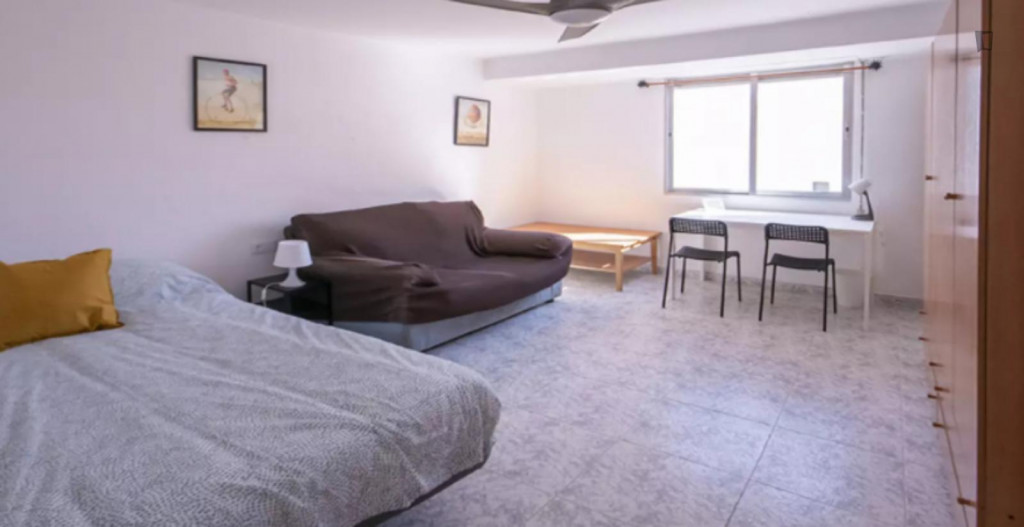 Ample double bedroom in Benimaclet - Valence - chambre - ImmoJeune
