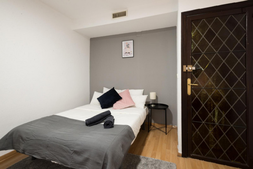 Very comfy single bedroom near Círculo de Bellas Artes - Madrid - chambre - ImmoJeune