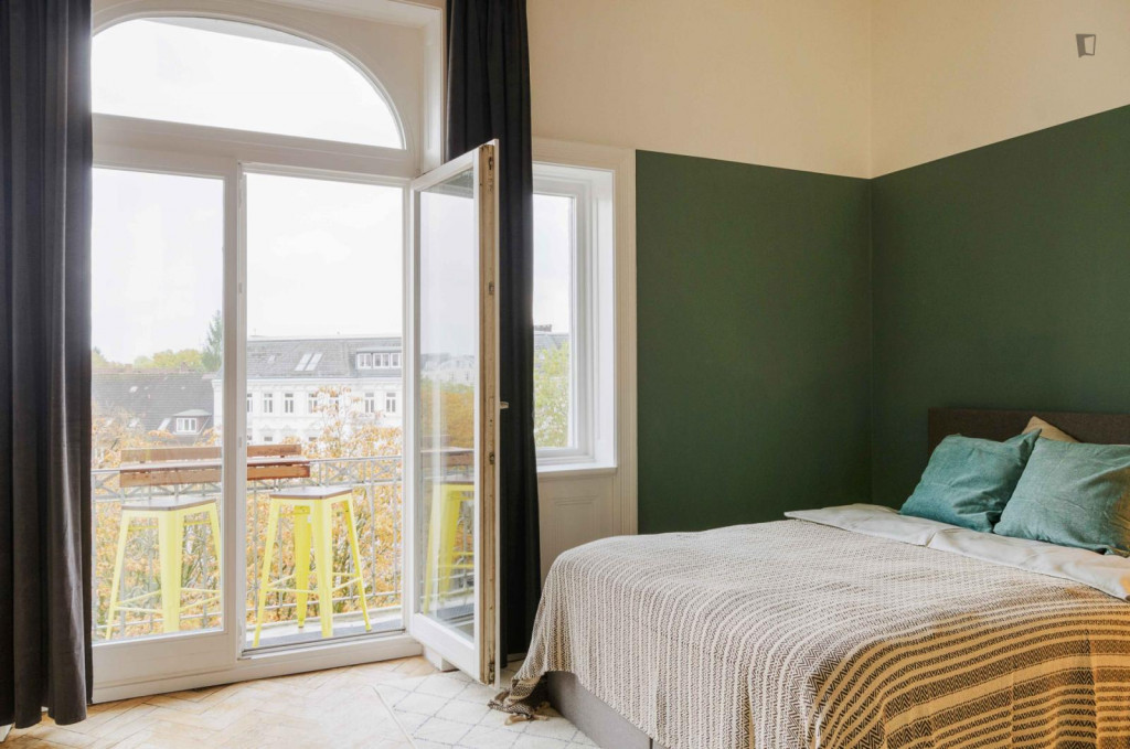 Single bedroom in a 5 bedroom apartment in Harvestehude - Hamburg - chambre - ImmoJeune